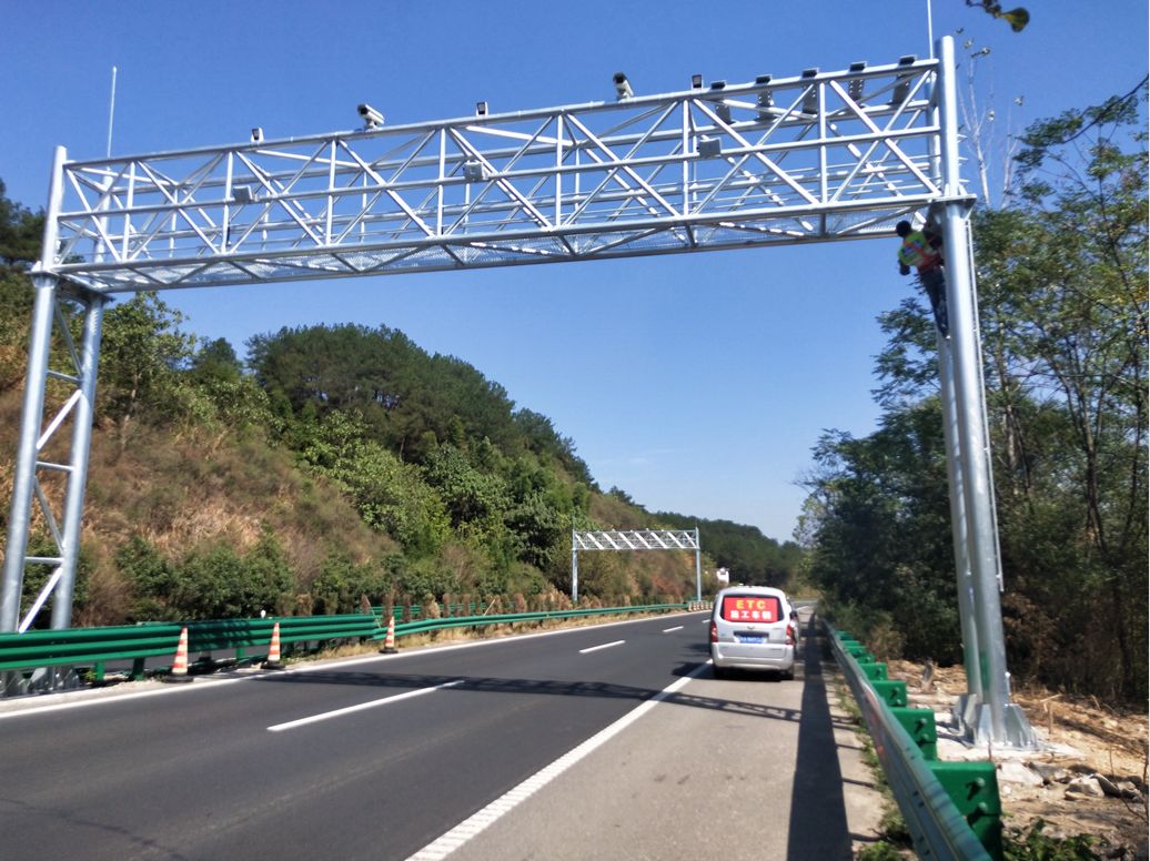 高速公路ETC龙门架及监控设备