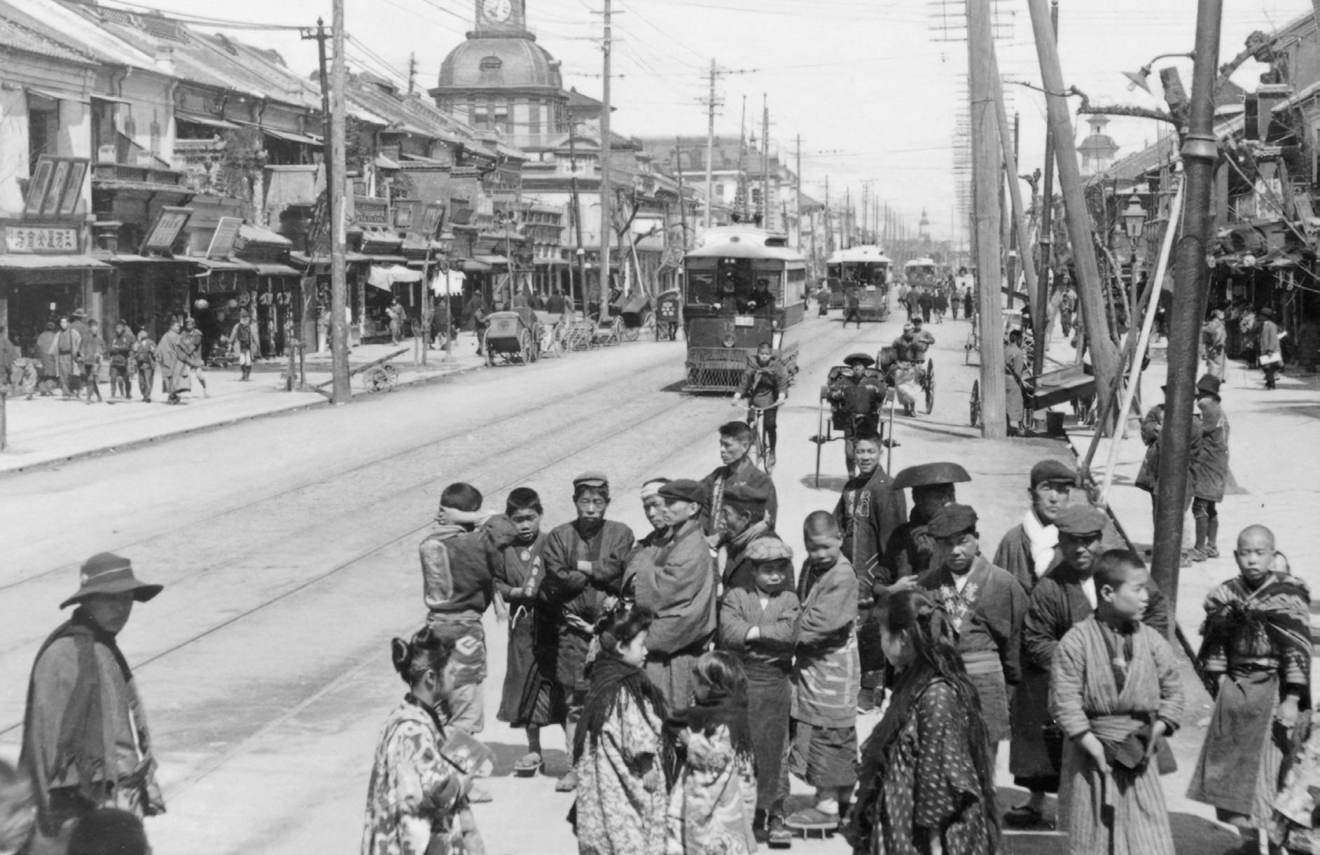 Historical photo of Yamanaka Company in the 1920s