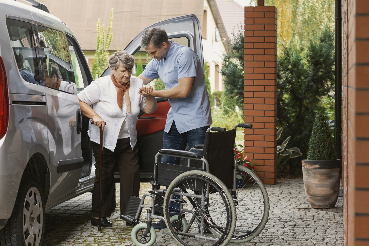 Transport assistance helping participant access community