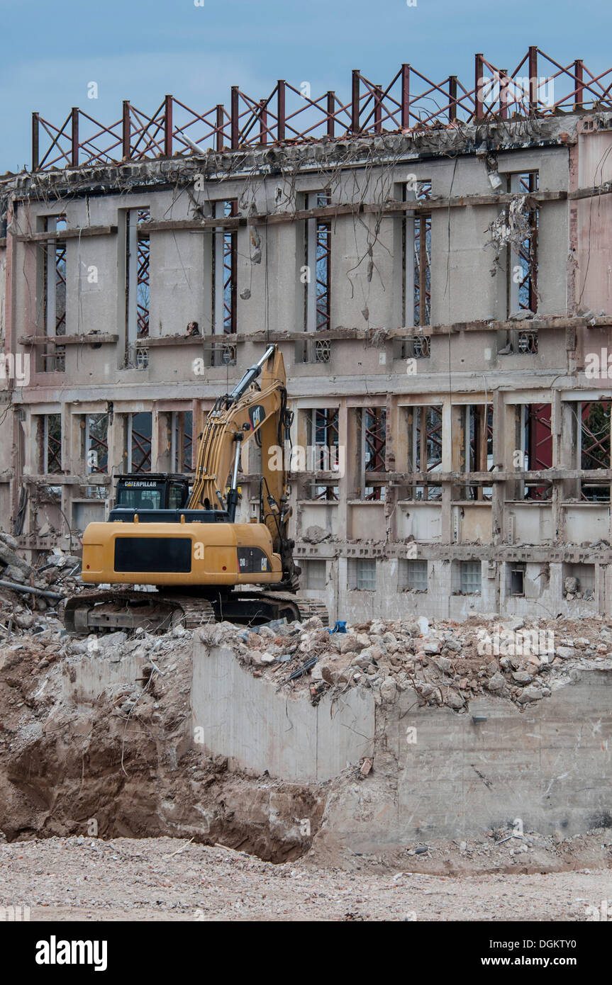 Demolishing Machine