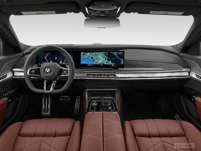 2025 BMW 7 Series Interior Dashboard and Luxury Features