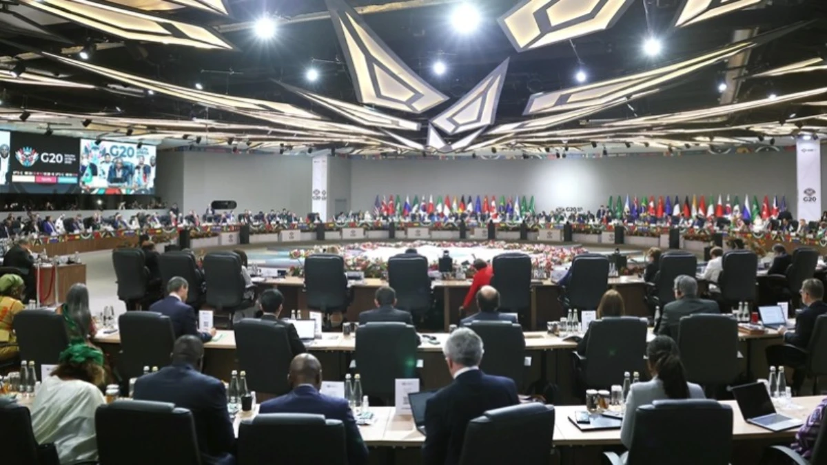 İstanbul kongre merkezinde dünya liderlerinin katıldığı ekonomik zirve