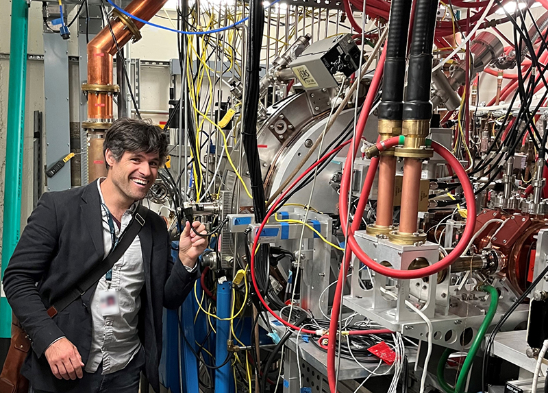 Artificial intelligence control system in particle accelerator facility
