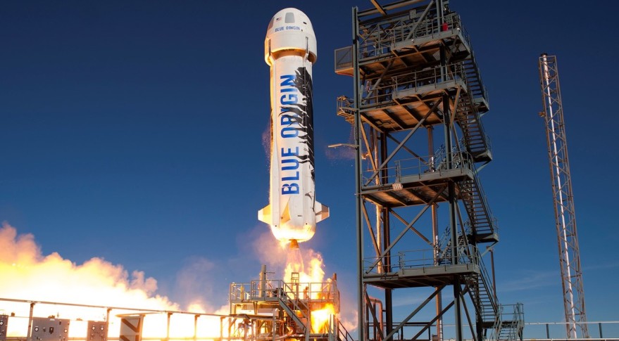 Foguete New Shepard da Blue Origin em lançamento para turismo espacial