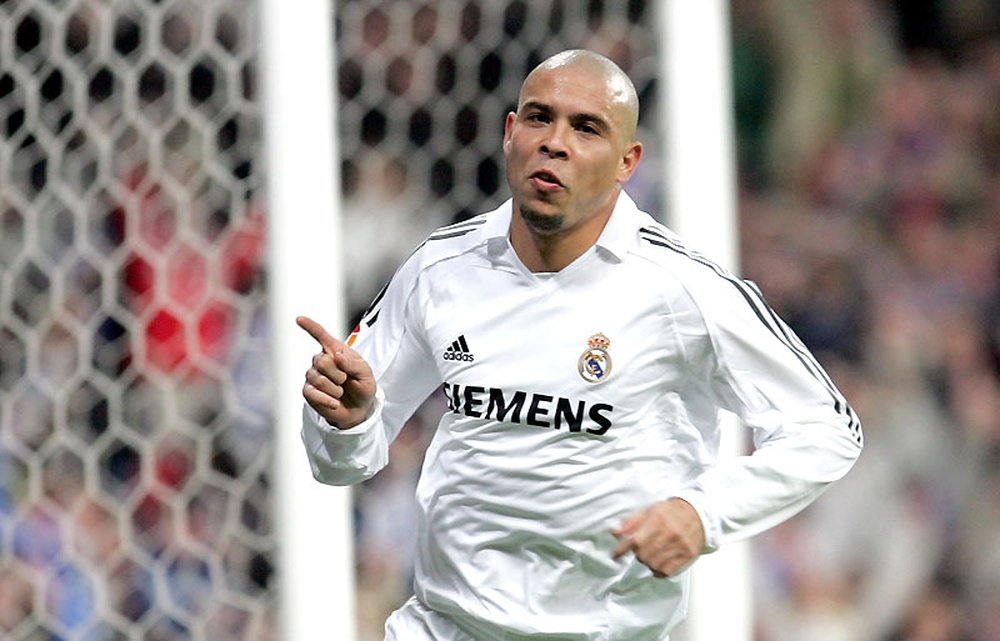 Ronaldo Fenômeno em ação pelo Real Madrid durante a era dos Galácticos