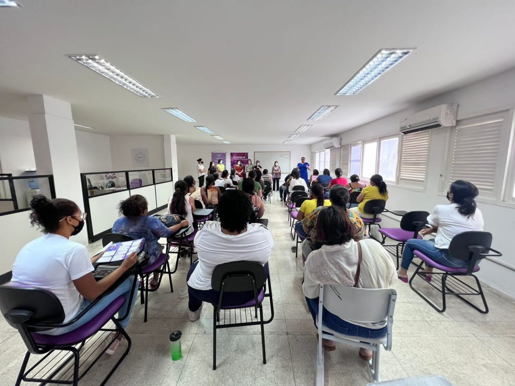 Capacitação profissional em ambiente de sala de aula