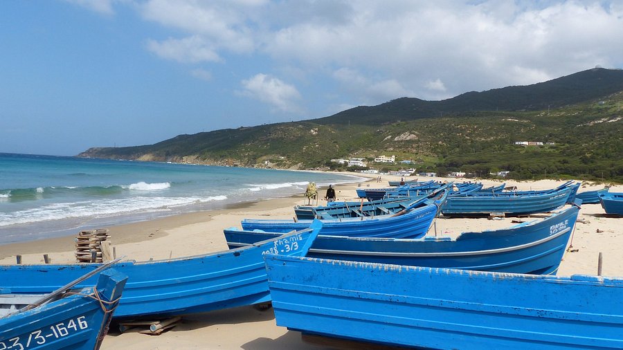 شاطئ الدالية في طنجة - منظر طبيعي خلاب