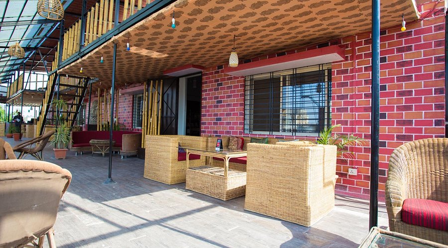 Mangosteen Outdoor Seating
