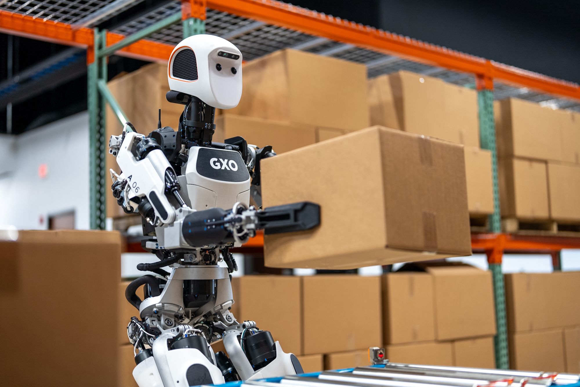 Humanoid Robot Warehouse Automation