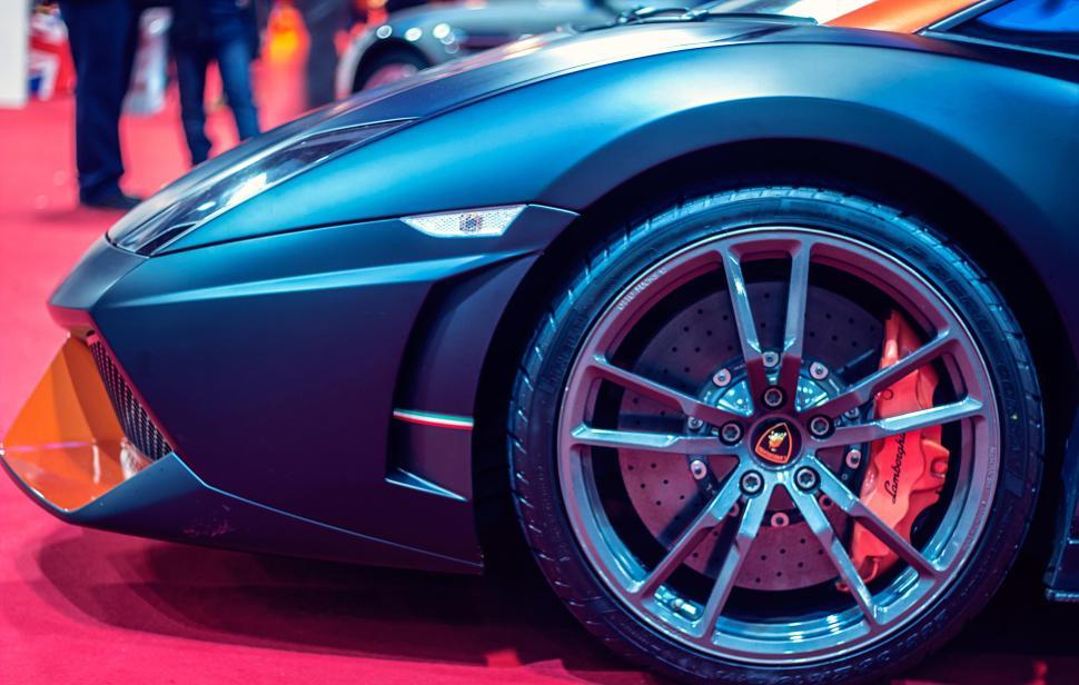 Luxury wheel and caliper detail