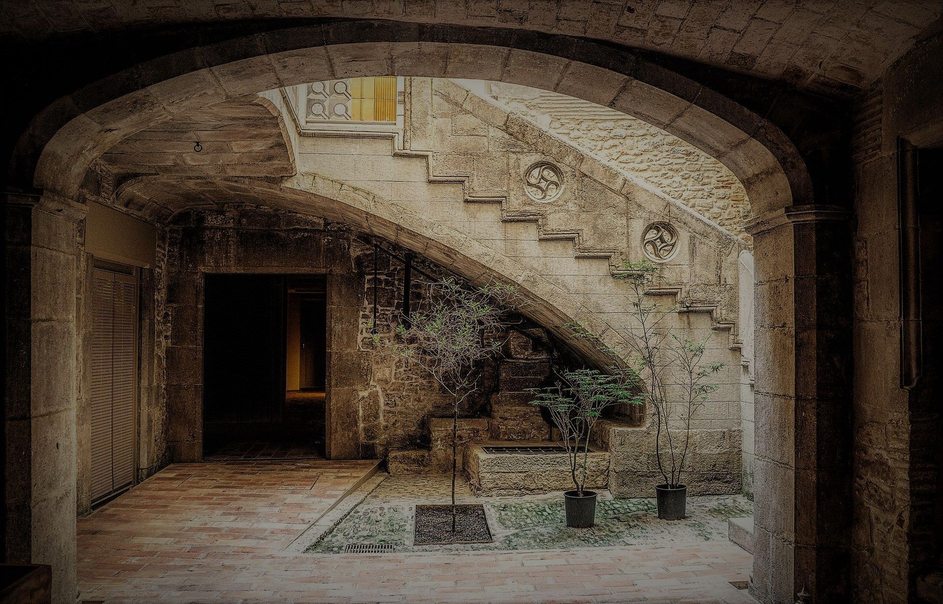 Medieval courtyard in Girona's Jewish Quarter