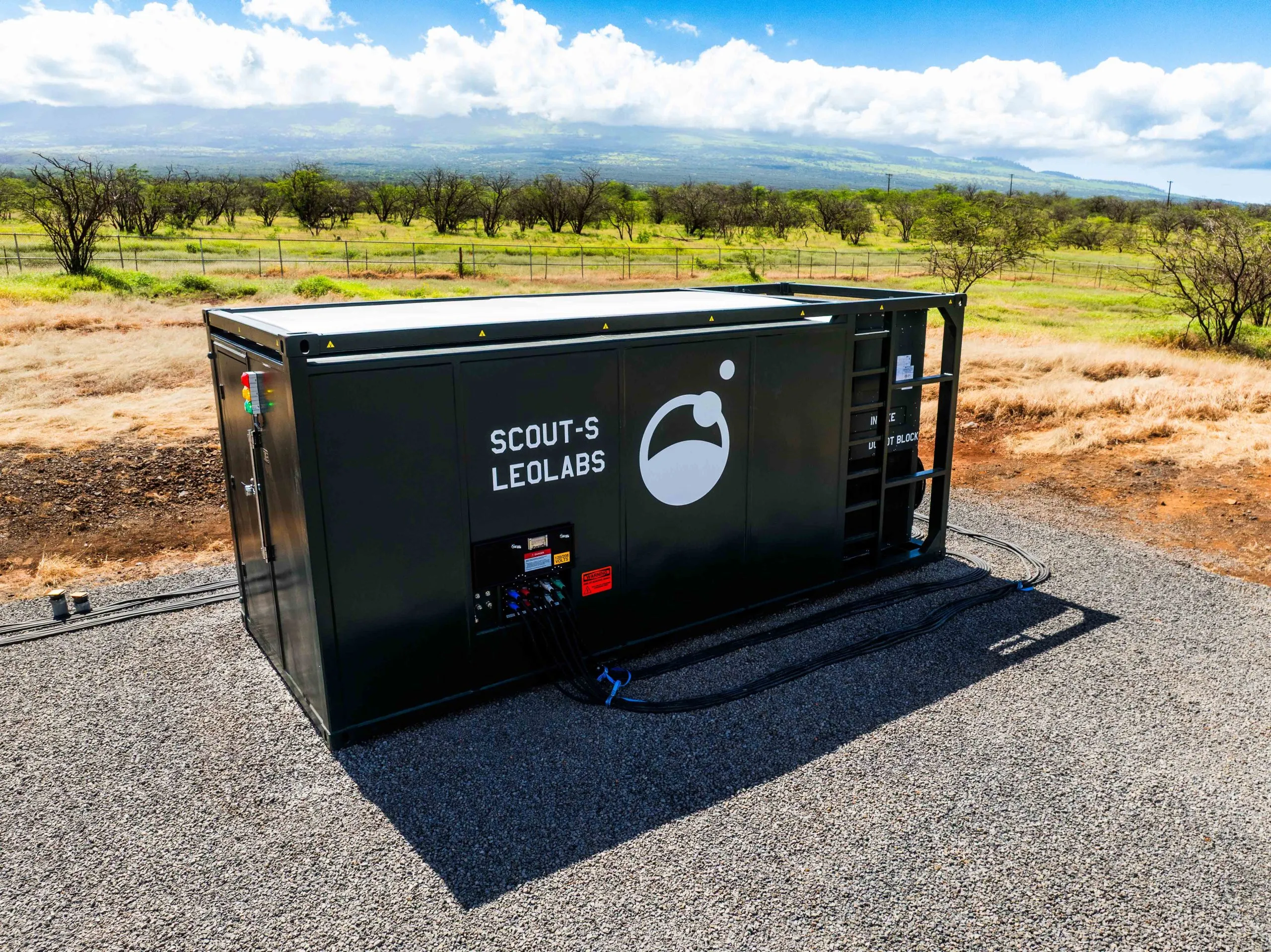 Radar móvel da empresa LeoLabs para rastreamento de objetos em órbita terrestre baixa