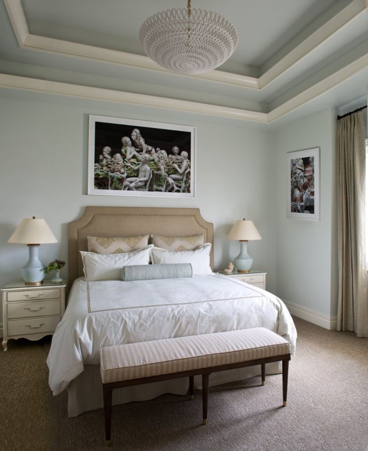 豪华卧室对称摆放