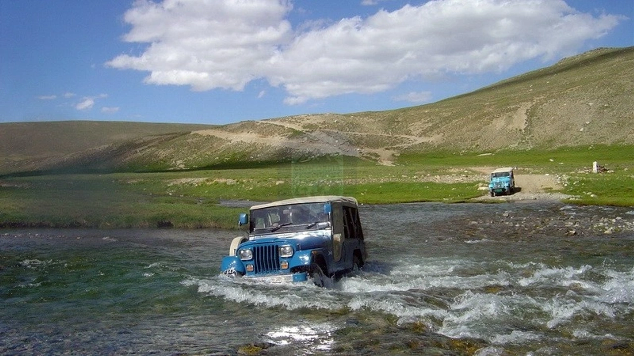 Adventure GB Skardu Deosai Plains jeep safari crossing mountain streams