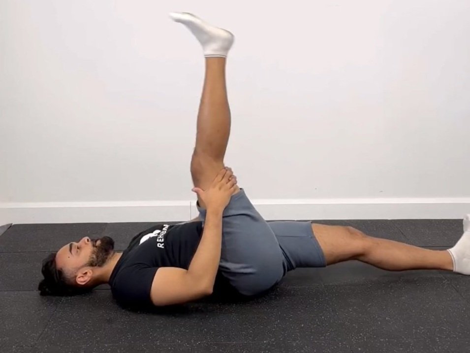 تمرين تمديد أوتار الفخذ Hamstring Stretch لمرضى خشونة الركبة