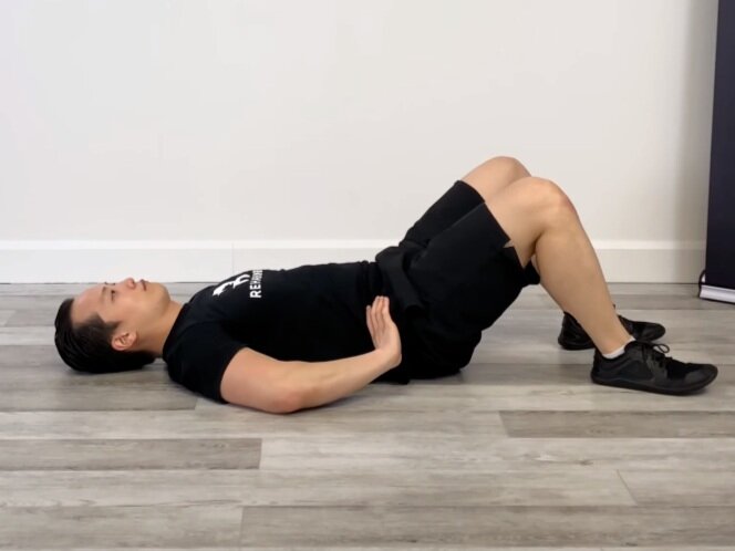 تمرين ميلان الحوض Pelvic Tilt لعلاج ألم أسفل الظهر