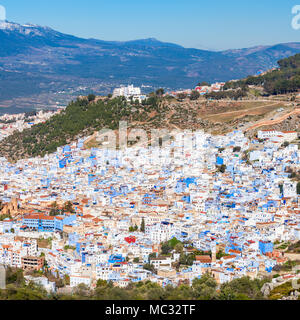 Vue panoramique de Chefchaouen nichée dans les montagnes du Rif