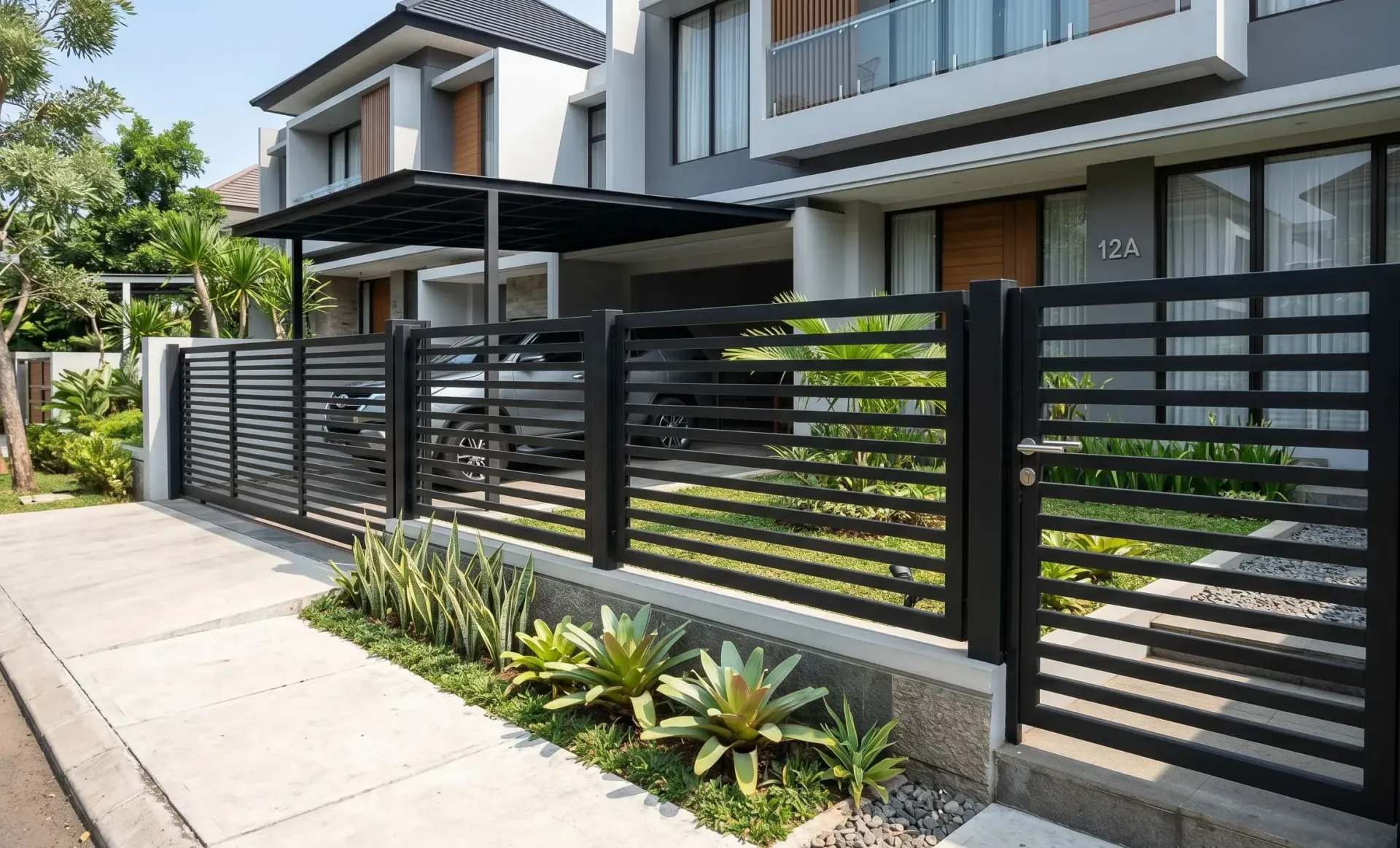 Pagar Hollow - Vertical Bars Black