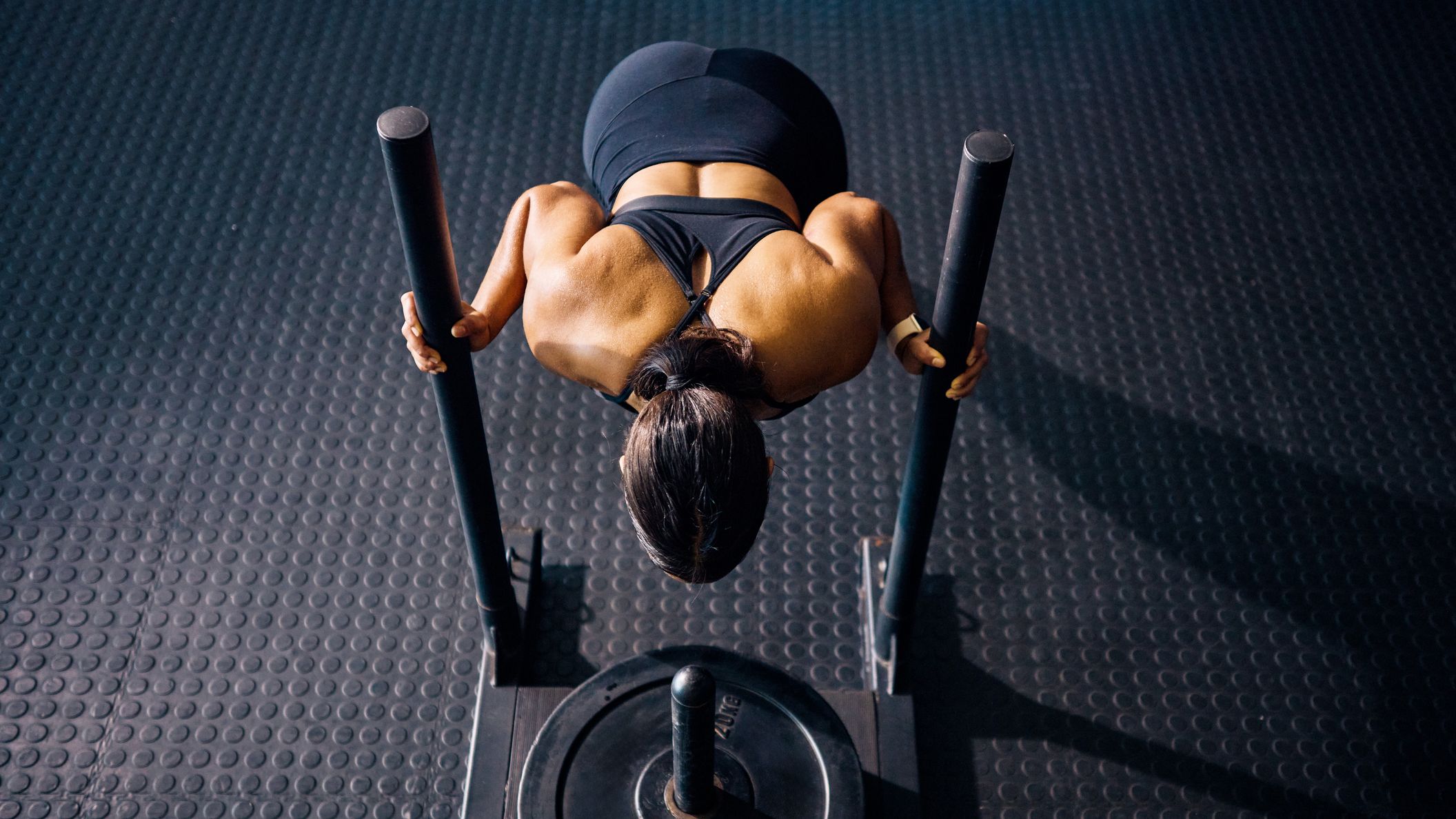 HYROX比賽中運動員進行功能性訓練