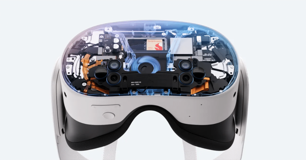Meta Quest 4 headset internal components showing Snapdragon chip and lens design