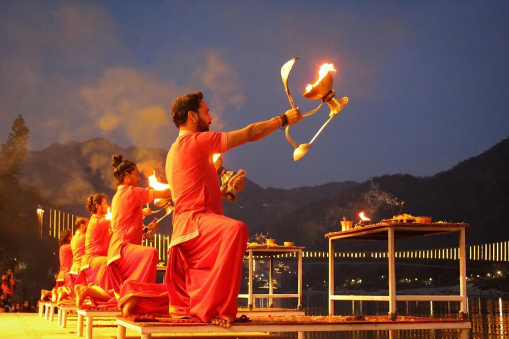 Ganga Aarti evening ceremony Rishikesh