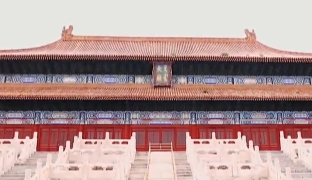 明朝宫殿与迷雾神秘氛围