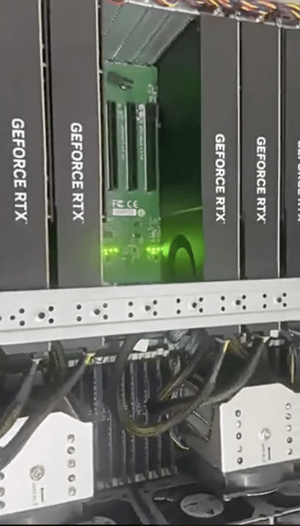 服务器机架中的GPU集群