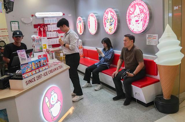 Interior of a Mixue beverage shop
