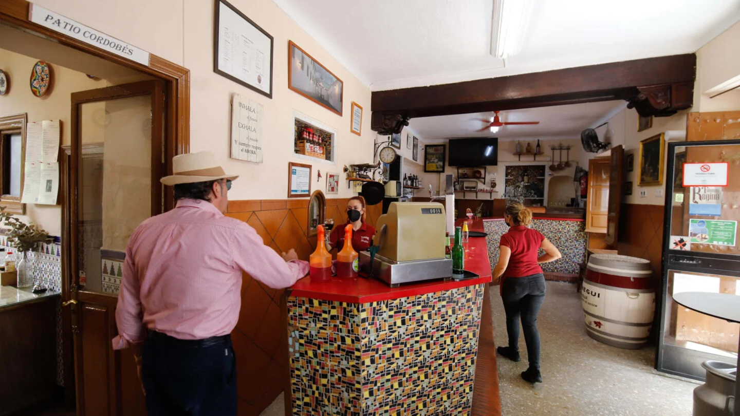 Interior de la taberna