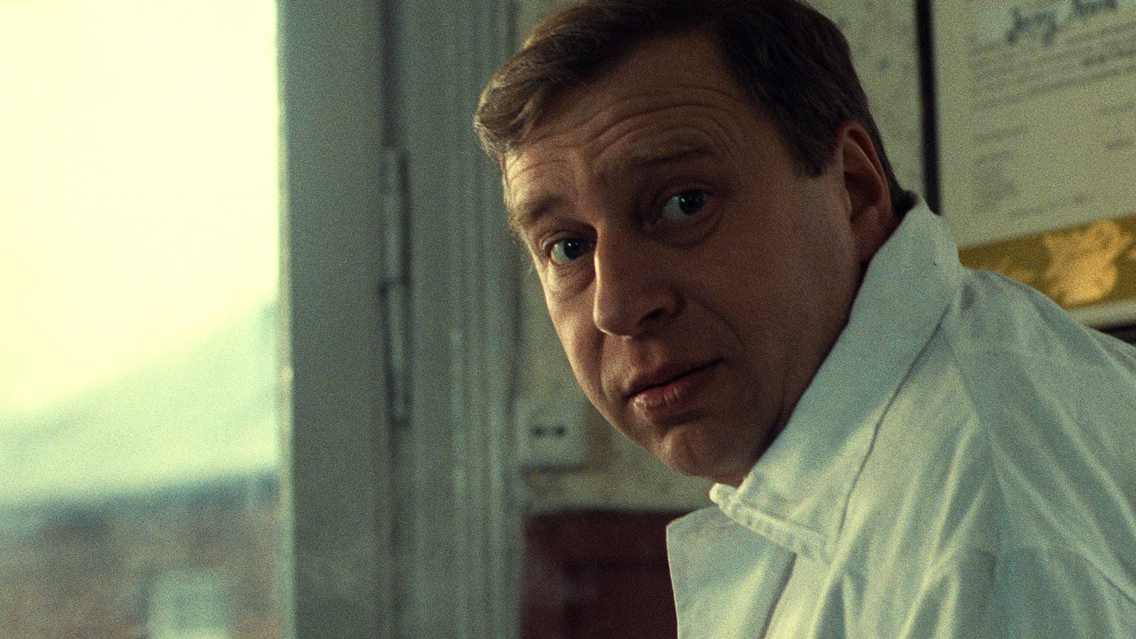 Krzysztof Kieślowski film White comedy scene