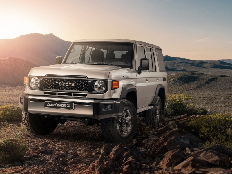 Toyota Land Cruiser 76 Series 4x4 Jeep for Deosai National Park and Offroad Mountain Tours Gilgit-Baltistan