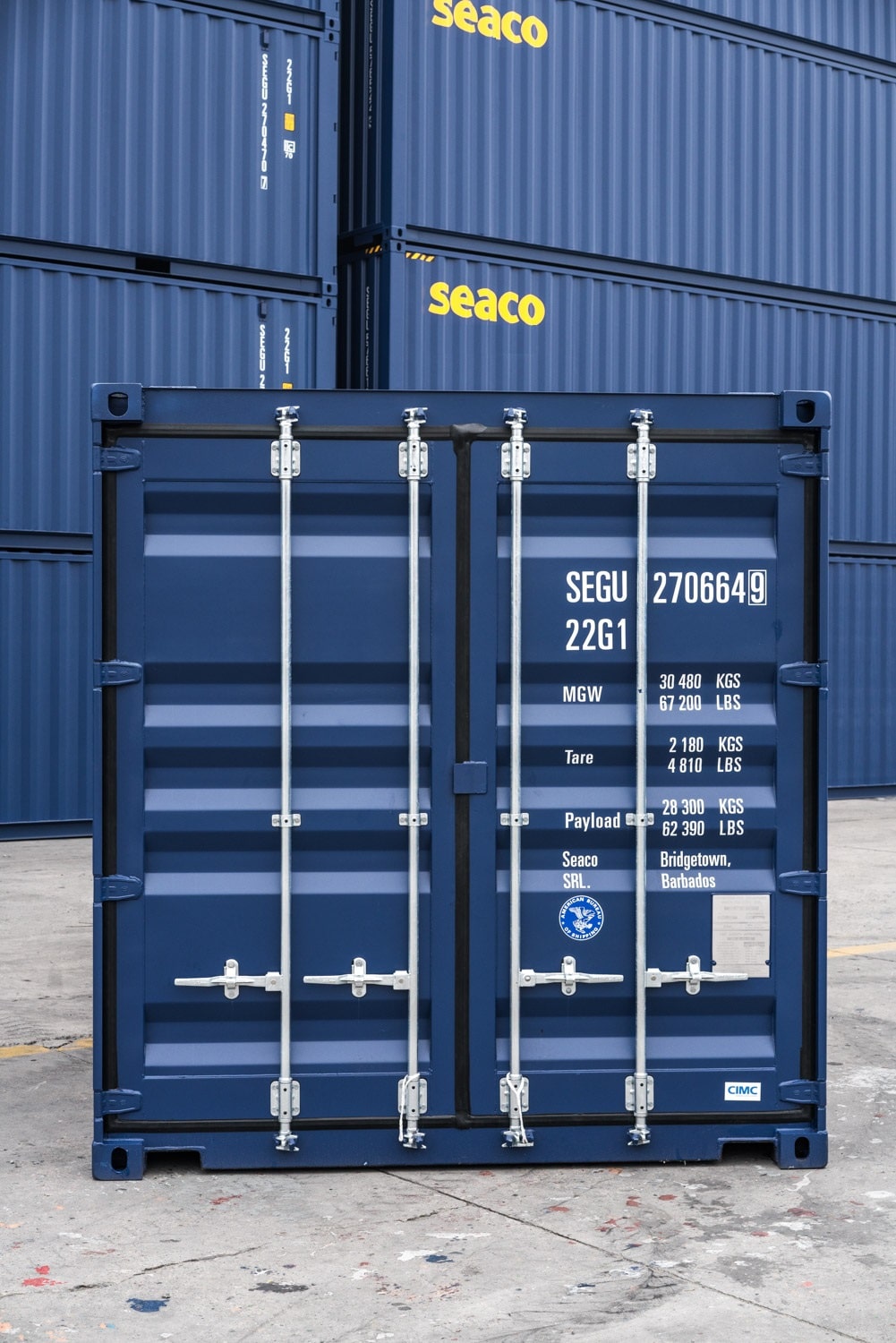 ISO standard 20ft and 40ft dry cargo shipping containers