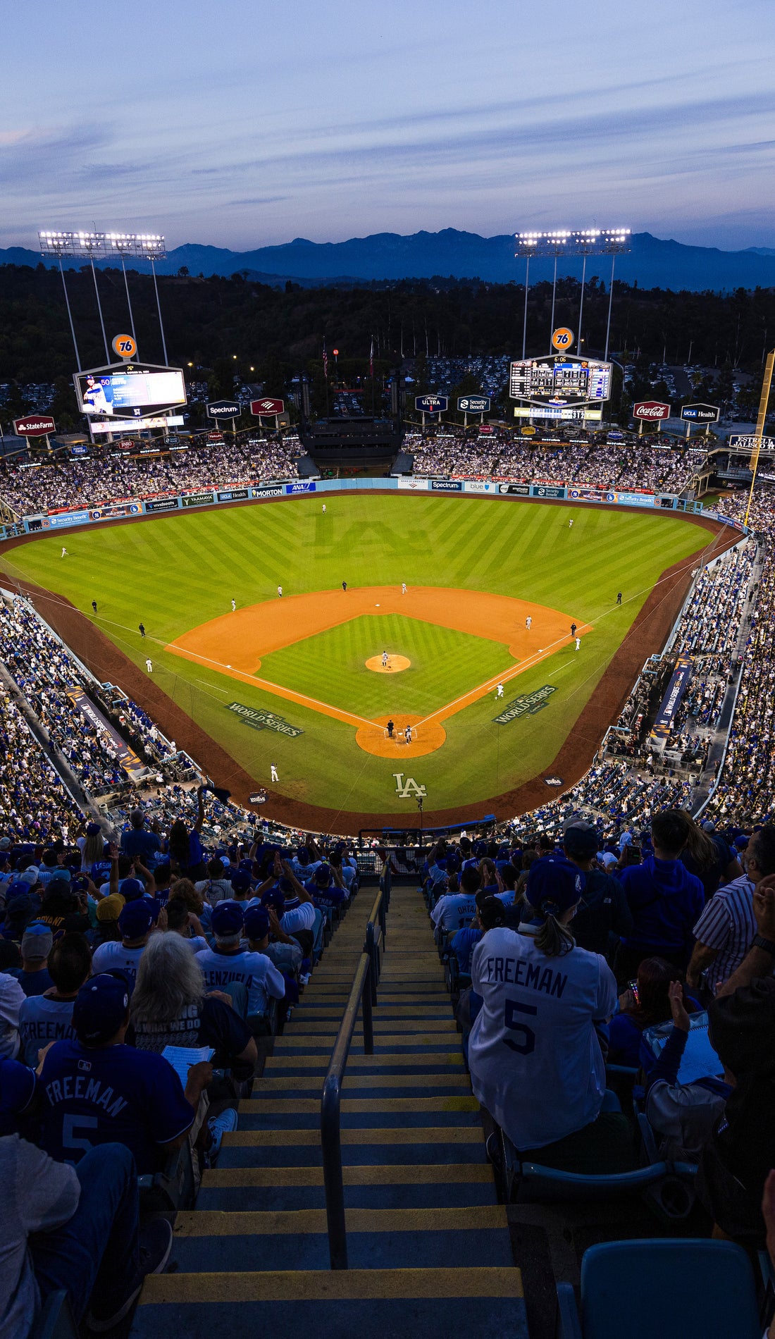 Dodger Stadium packed for Mets vs Dodgers game