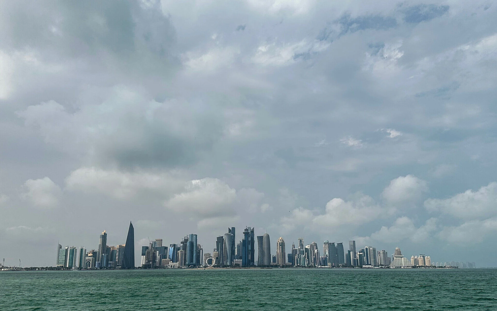 مشهد لسماء الدوحة خلال التوترات الأخيرة