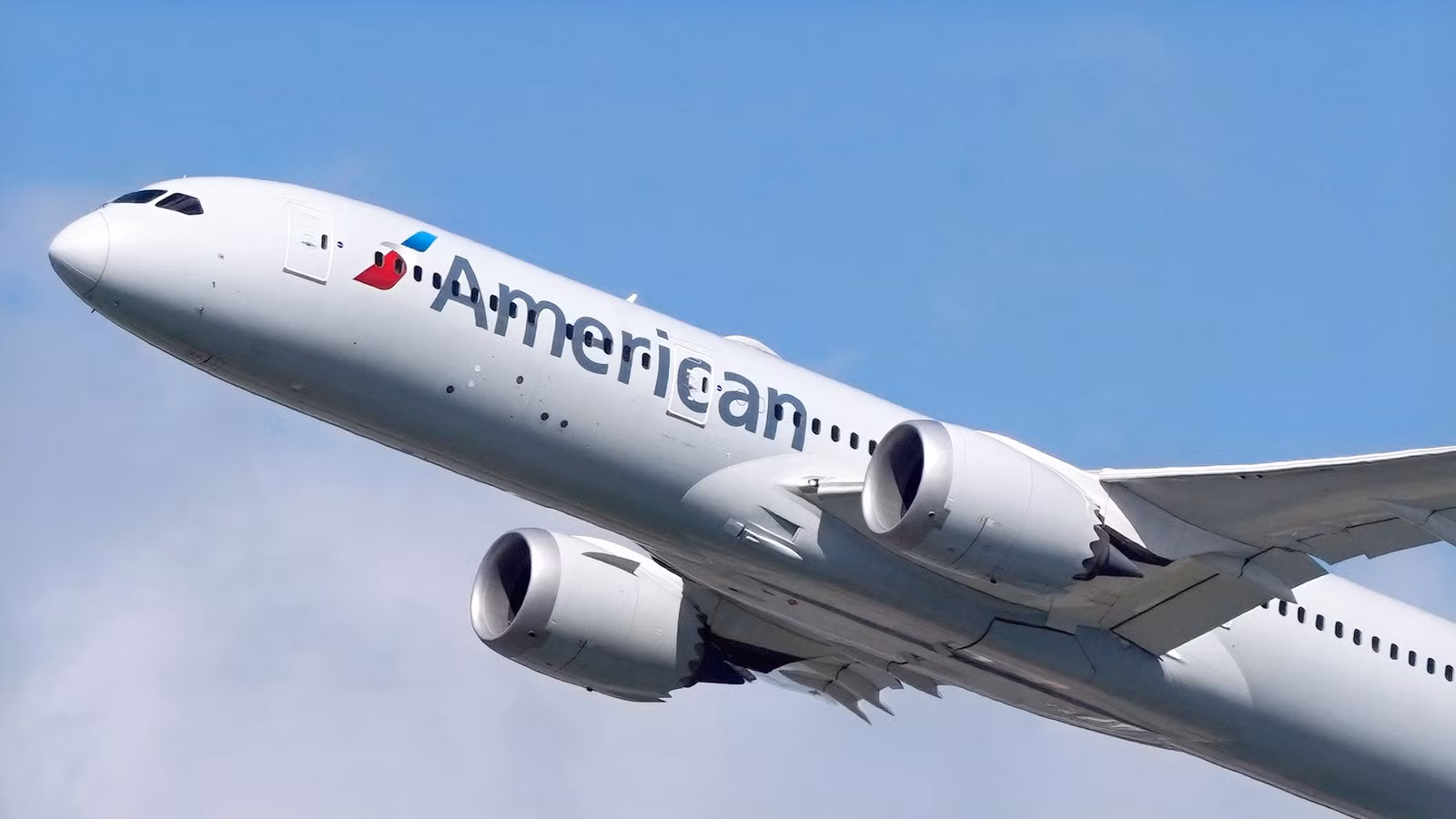 American Airlines Boeing 787 Dreamliner aircraft in flight