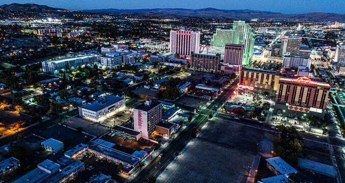 Reno Nevada nocturna