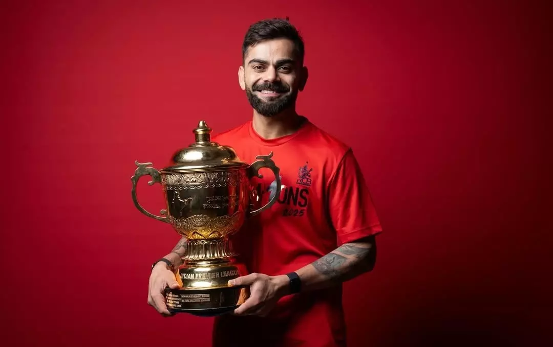 Virat Kohli with IPL Trophy