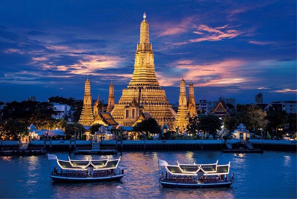 Thailand Bangkok Tour Package - Wat Arun temple at sunset
