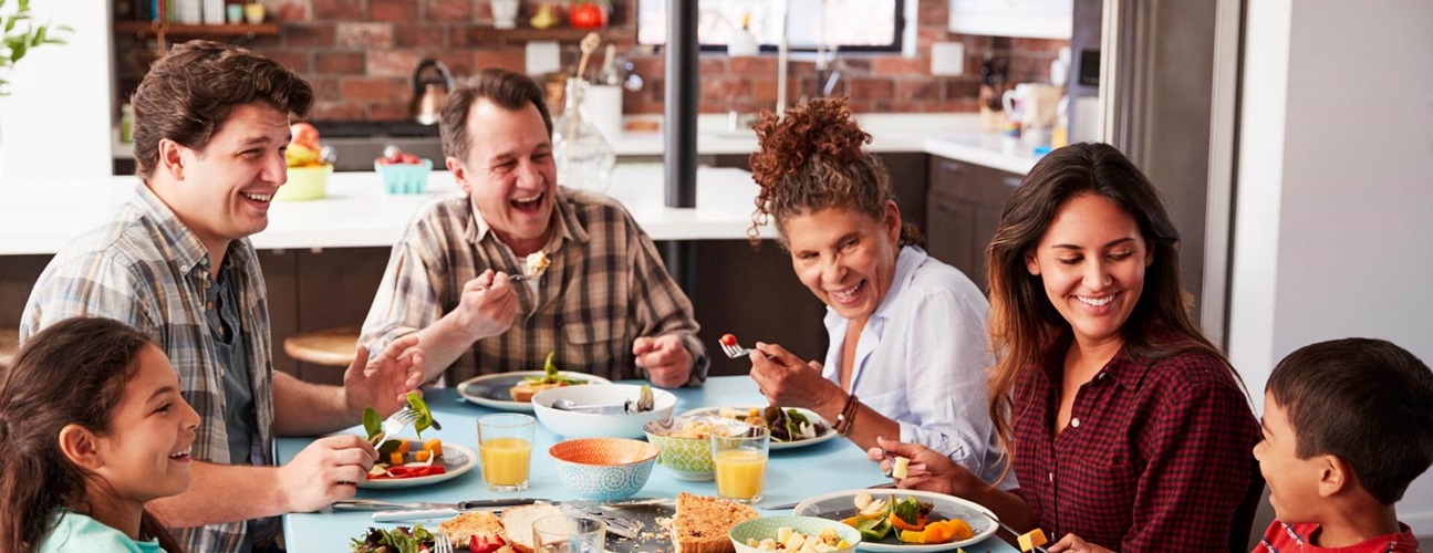 Healthy Meals Together with Family | Johns Hopkins Medicine