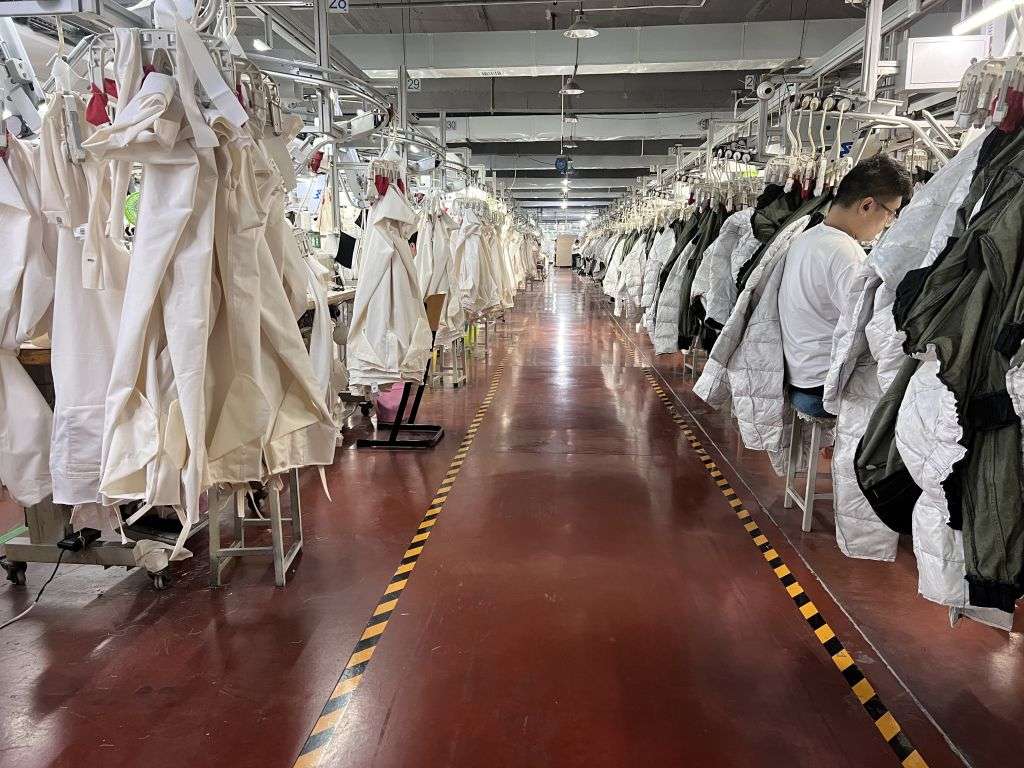 Pabrik garmen di kawasan industri Guangzhou