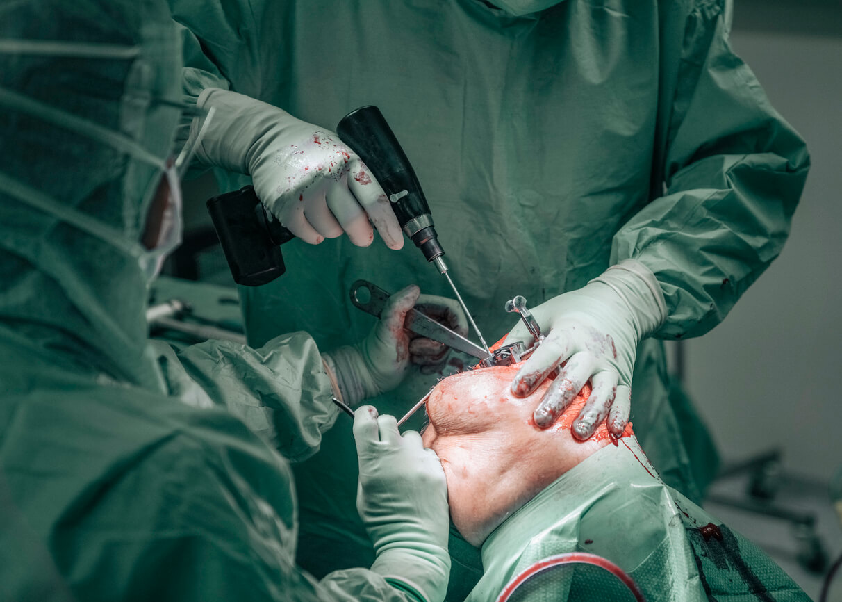 Top Qualities of the Best Surgical Orthopedics Specialists: What to Look For