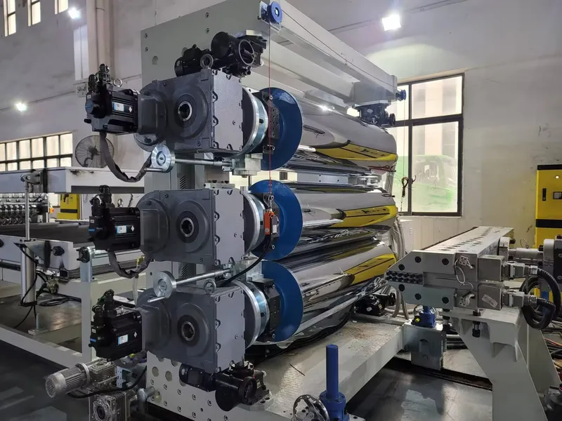 High-precision plastic extrusion machinery rollers and calibration equipment