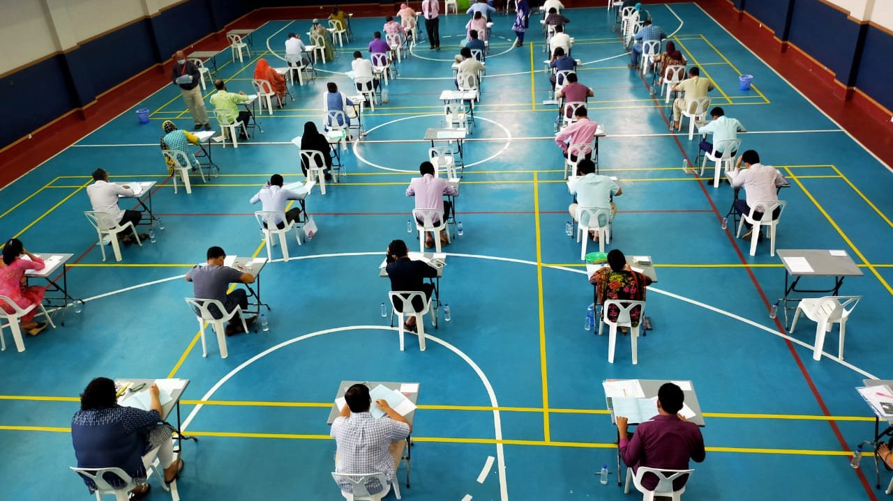 Bangladeshi students studying for IELTS exam