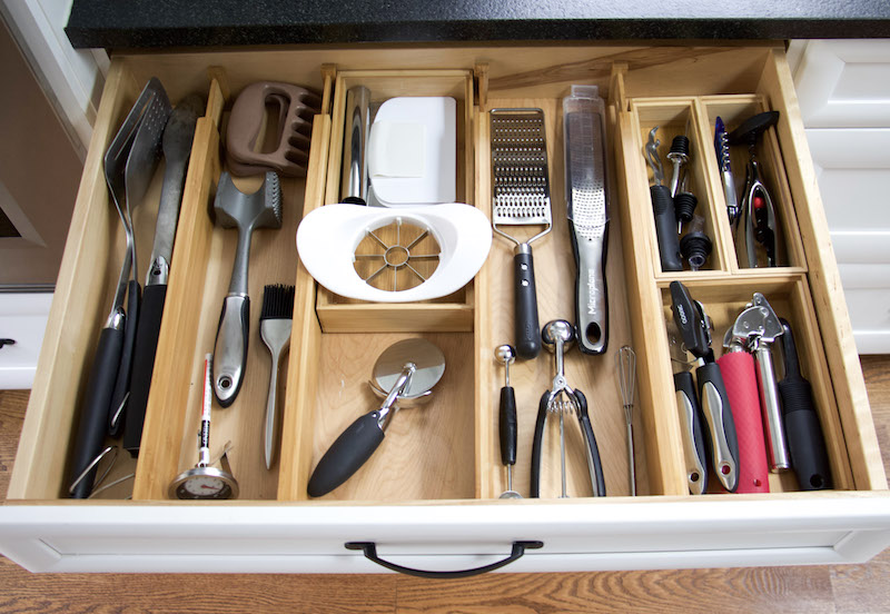 4 Bite-Size Tips To Organize Kitchen Utensils In Under 10 Minutes - The  Organized Mama
