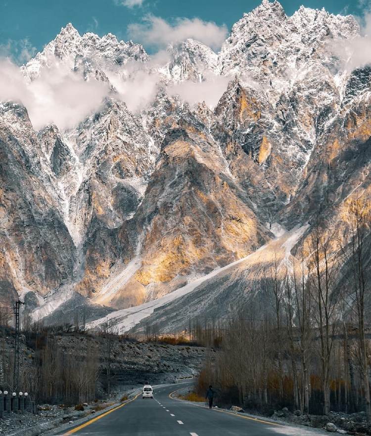 Karakoram Highway Pakistan - World's highest paved road through mountains