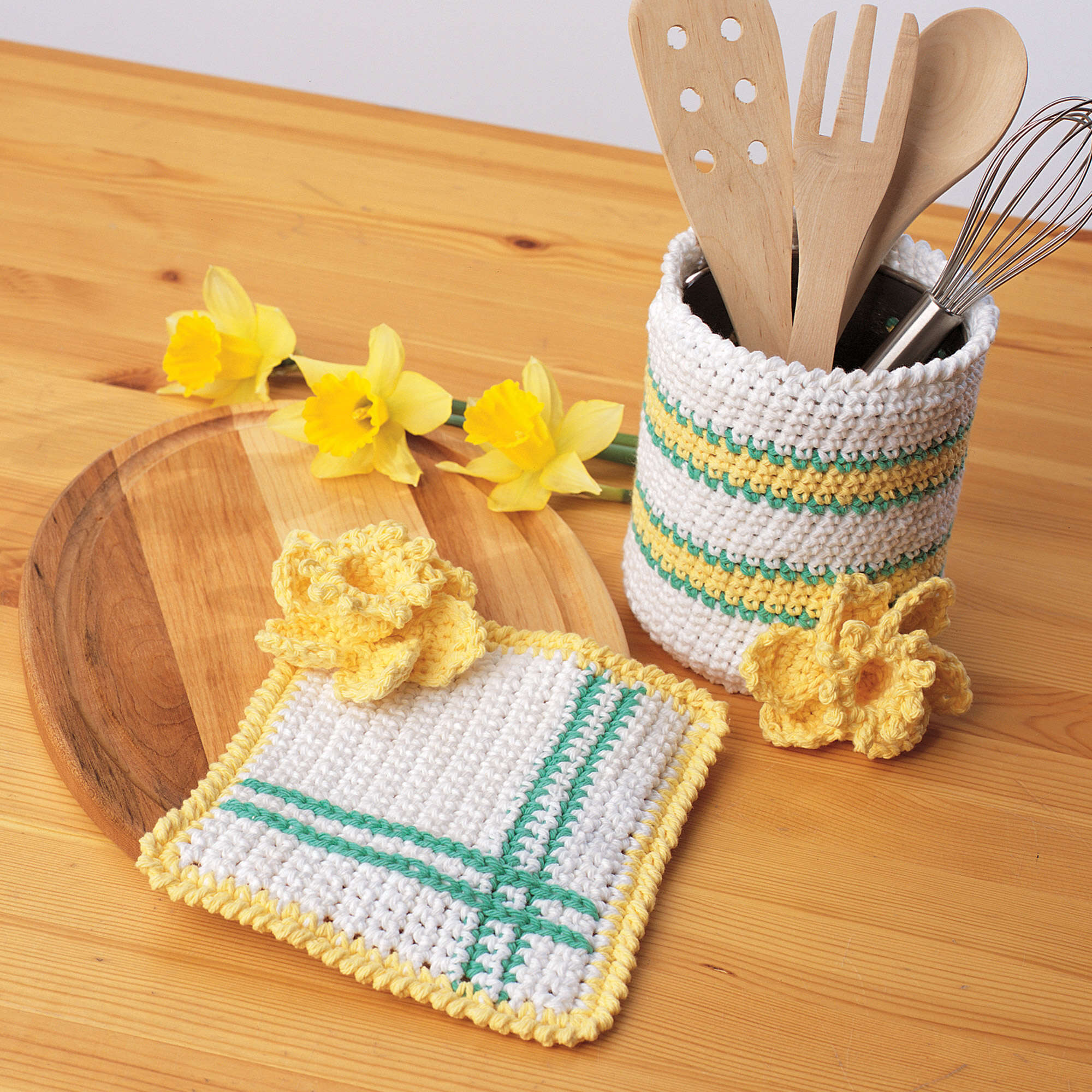 Free Easy Bernat Springtime Kitchen Accessories Crochet Pattern |  Yarnspirations